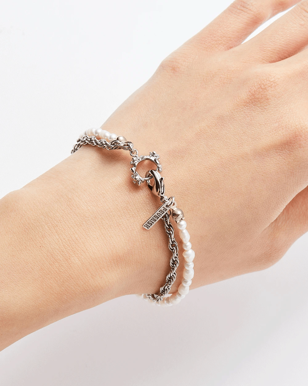 Rose Hook Pearl Bracelet Silver