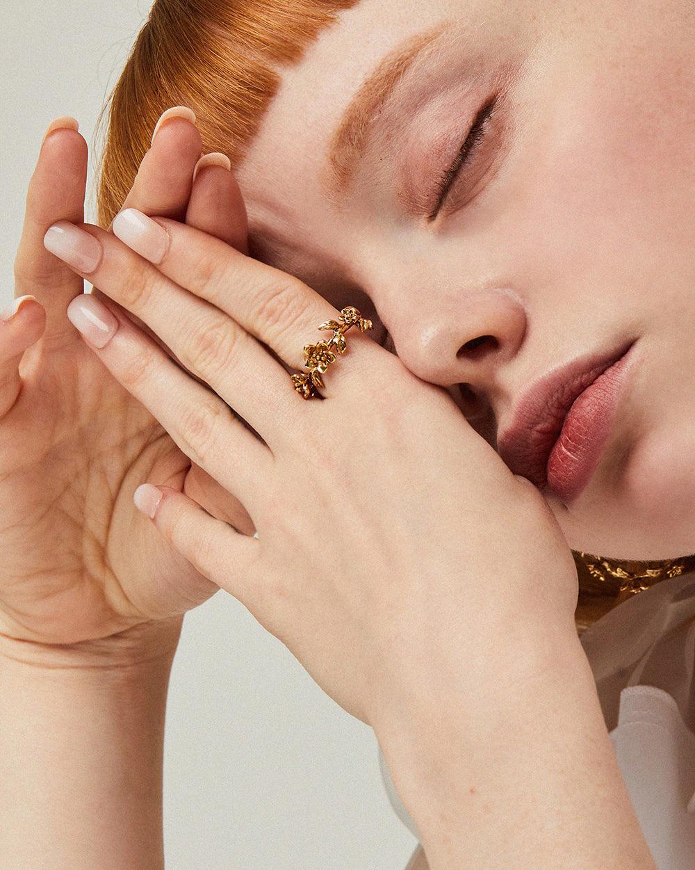 Wild Rose Wreath Ring Gold