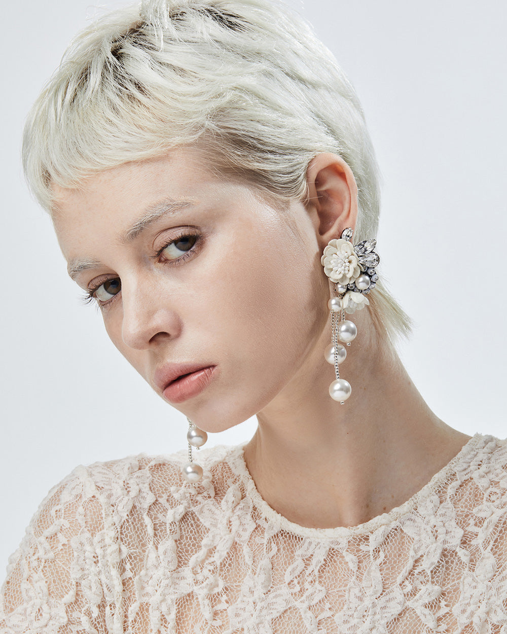 Liberty Pearl Earrings White