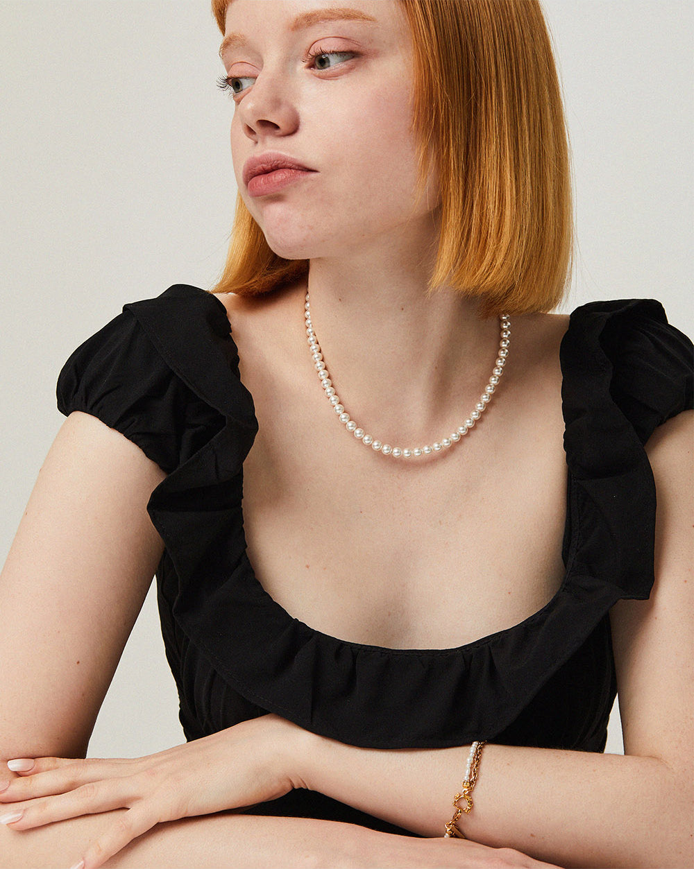 Rose Hook Pearl Bracelet Gold