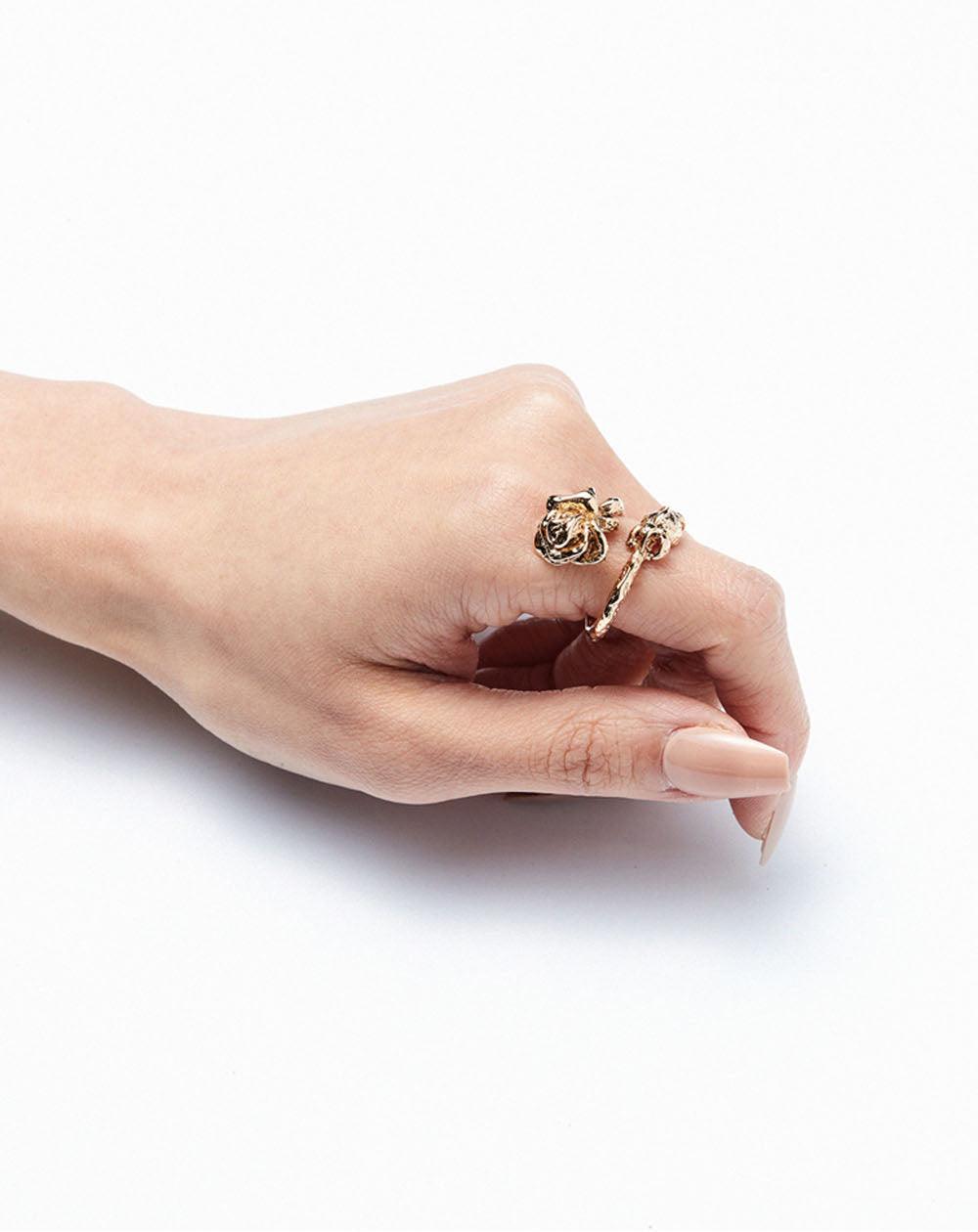 Wild Rose Twisted Ring Gold