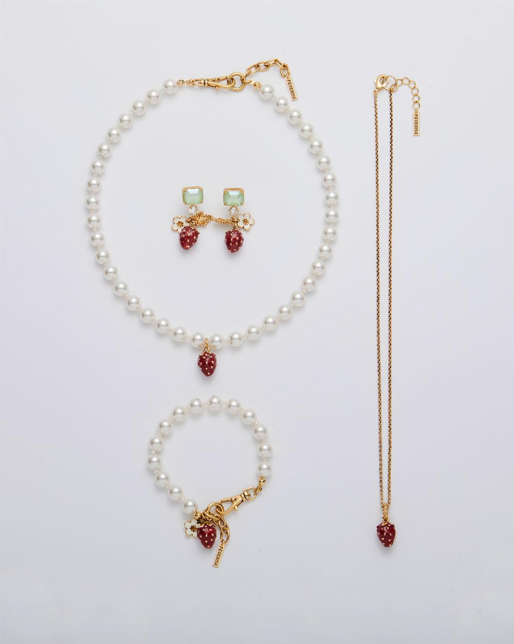 Berry Pendant Necklace Red