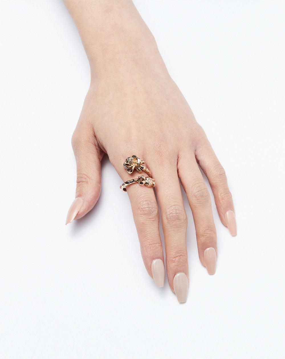 Wild Rose Twisted Ring Gold