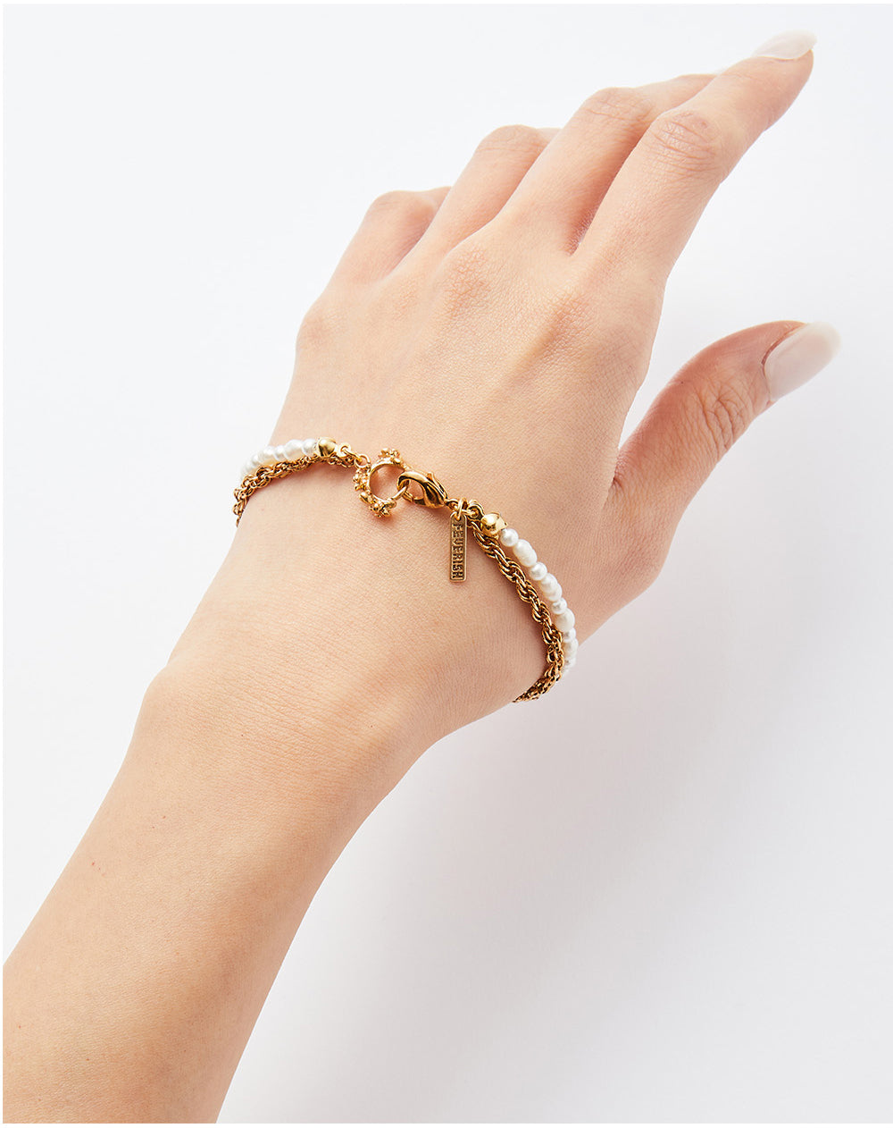 Rose Hook Pearl Bracelet Gold