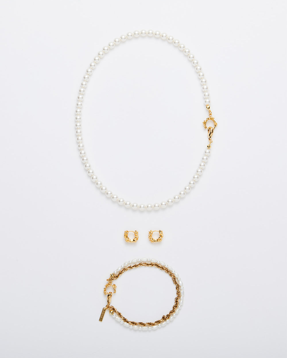 Rose Hook Pearl Bracelet Gold