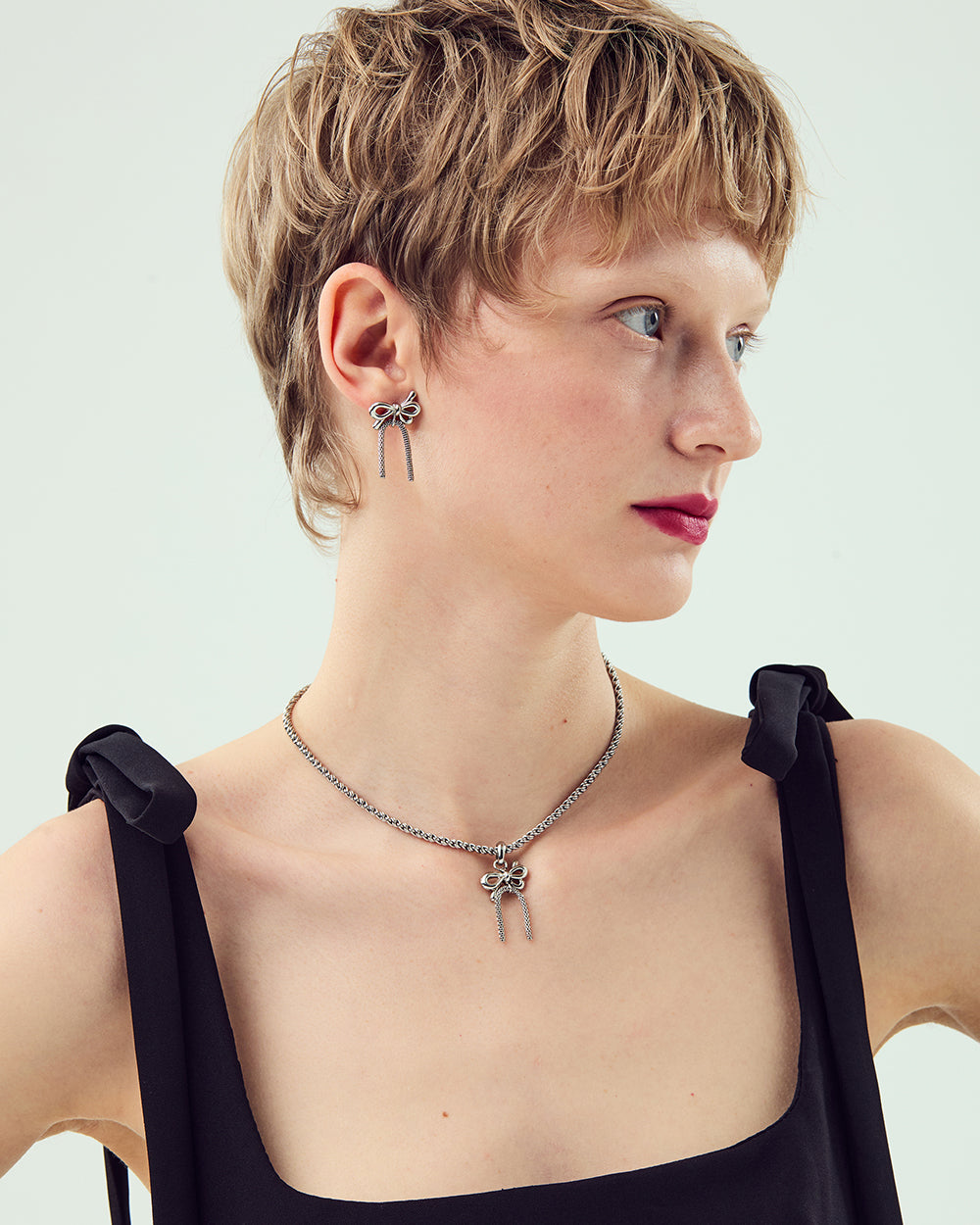 Tied Motion Choker Necklace