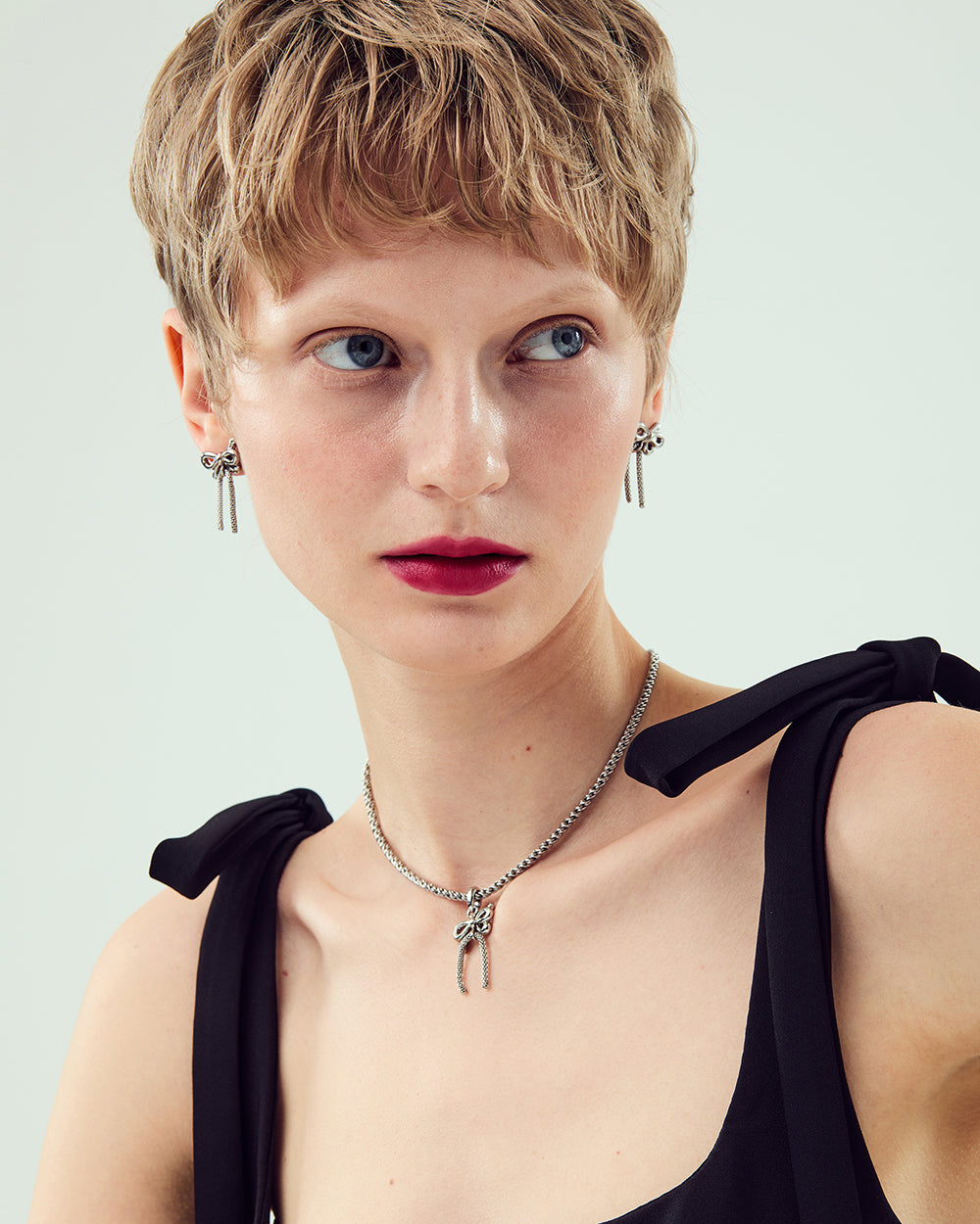 Tied Motion Choker Necklace