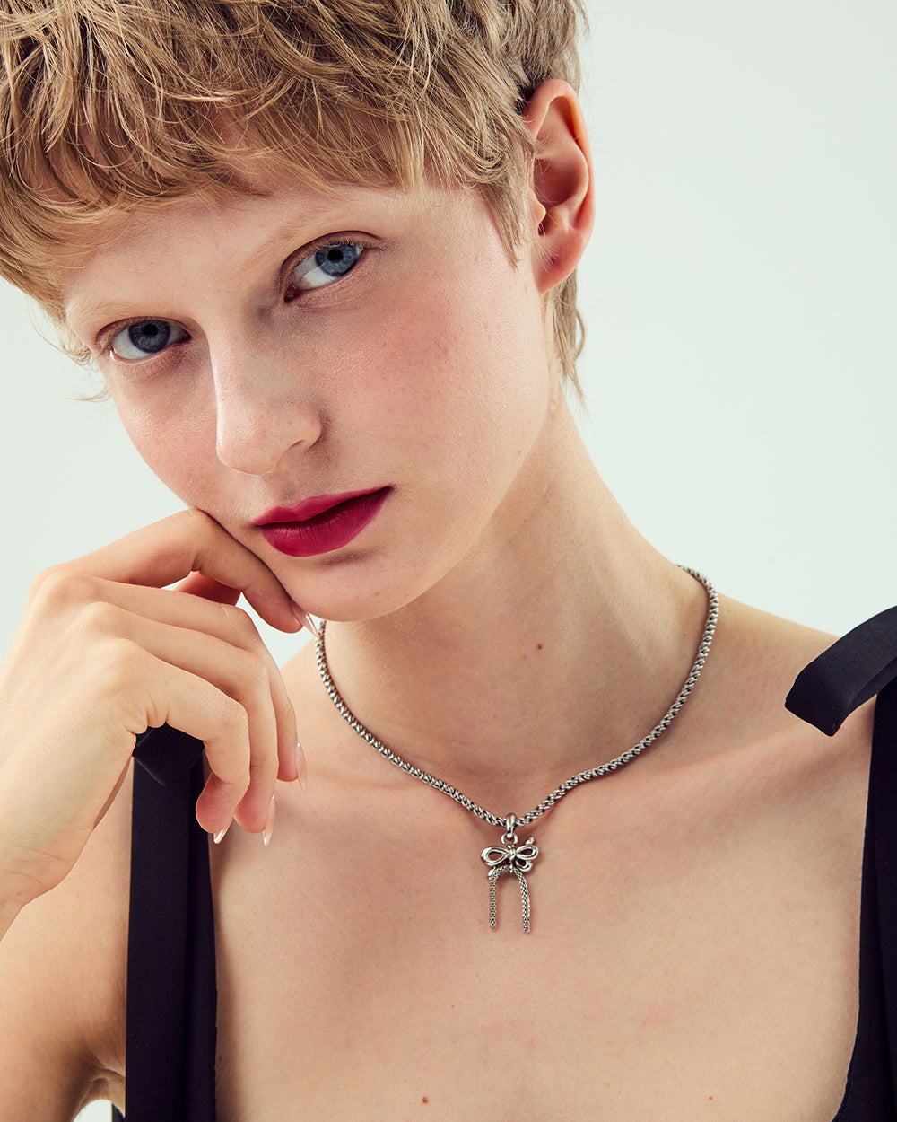 Tied Motion Choker Necklace